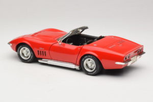 Chevrolet Corvette C3 Cabriolet Rot Revell 1:18 8833-P1 Metall – Bild 7 von 8