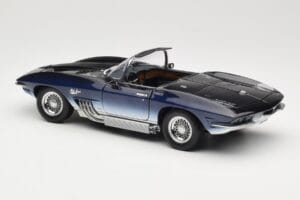 Chevrolet Corvette Mako Shark Dunkelblau UT Models 1:18 21061 Metall – Bild 7 von 8