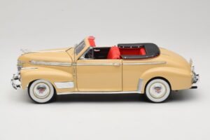 Chevrolet Deluxe Cabriolet Beige Eagle Collectibles 1:18 3022518 Metall – Bild 4 von 8