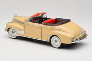 Chevrolet Deluxe Cabriolet Beige Eagle Collectibles 1:18 3022518 Metall – Bild 7 von 8