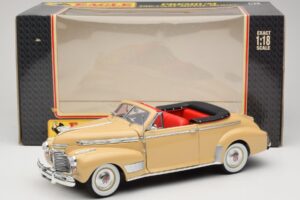 Chevrolet Deluxe Cabriolet Beige Eagle Collectibles 1:18 3022518 Metall – Bild 8 von 8