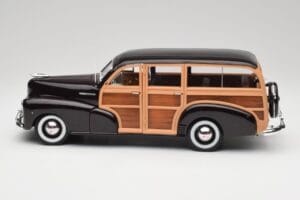 Chevrolet Fleetmaster Woody Schwarz & Wood Panels Maisto 1:18 43697545B Metall – Bild 4 von 8
