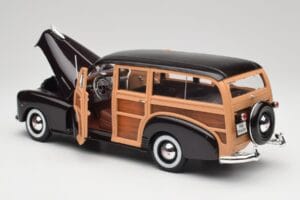 Chevrolet Fleetmaster Woody Schwarz & Wood Panels Maisto 1:18 43697545B Metall – Bild 5 von 8
