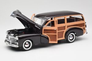 Chevrolet Fleetmaster Woody Braun Maisto 1:18 36854 Metall – Bild 2 von 8