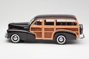 Chevrolet Fleetmaster Woody Braun Maisto 1:18 36854 Metall – Bild 4 von 8