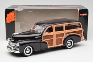Chevrolet Fleetmaster Woody Braun Maisto 1:18 36854 Metall – Bild 8 von 8