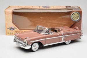 Chevrolet Impala Cabriolet Braun Motormax 1:18 73112 Metall – Bild 8 von 8
