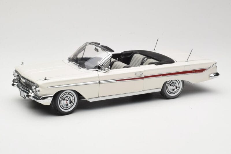 Chevrolet Impala Cabriolet Weiss Sun Star 1:18 3405 Metall