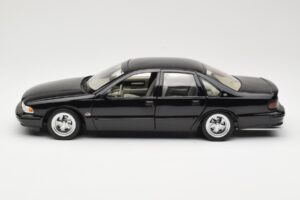 Chevrolet Impala SS Schwarz AUTOart 1:18 71091 Metall – Bild 4 von 8