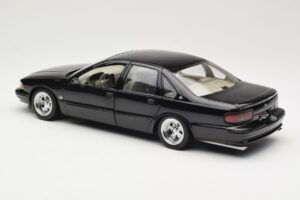 Chevrolet Impala SS Schwarz AUTOart 1:18 71091 Metall – Bild 7 von 8