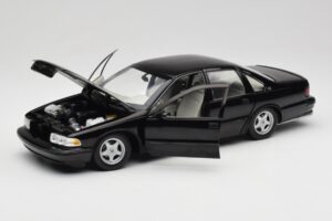 Chevrolet Impala SS Schwarz UT Models 1:18 21031 Metall – Bild 2 von 8