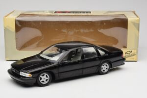 Chevrolet Impala SS Schwarz UT Models 1:18 21031 Metall – Bild 8 von 8