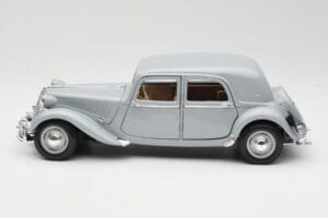 Citroen 15CV 6 Cyl Grau Maisto 1:18 50313 Metall – Bild 4 von 8