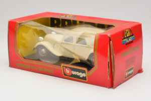 Citroen 15CV Traction Avant Beige Bburago 1:24 1501-B1 Metall – Bild 3 von 3