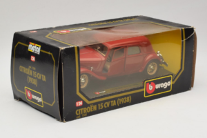 Citroen 15CV TA Rot Bburago 1:24 1501 Metall – Bild 2 von 3