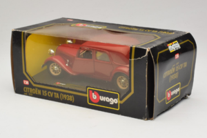 Citroen 15CV TA Rot Bburago 1:24 1501 Metall – Bild 3 von 3