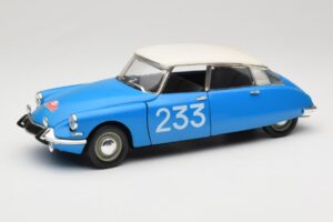 Citroen DS #233 Rally Blau Solido 1:18 8034 Metall
