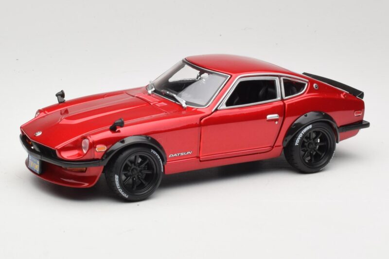 Datsun 240Z S30 Rot Maisto 1:18 32611 Metall