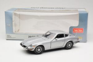 Datsun 240Z S30 Silber Sun Star 1:18 3503 Metall – Bild 8 von 8