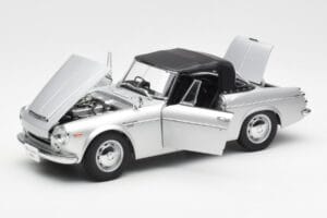 Datsun Fairlady 2000 SR311 Roadster Silber AUTOart 1:18 77432 Metall – Bild 2 von 8