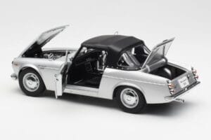Datsun Fairlady 2000 SR311 Roadster Silber AUTOart 1:18 77432 Metall – Bild 5 von 8
