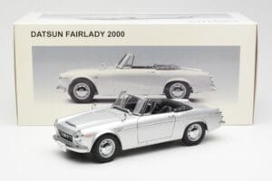 Datsun Fairlady 2000 SR311 Roadster Silber AUTOart 1:18 77432 Metall – Bild 8 von 8
