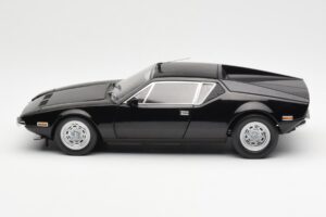 De Tomaso Pantera Schwarz Kyosho 1:18 08851BK Metall – Bild 4 von 8