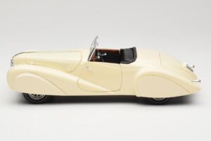 Delahaye Cabriolet Creme Guiloy 1:18 68580 Metall – Bild 4 von 8