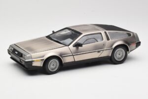 DeLorean DMC-12 LK Silber Sun Star 1:18 2701 Metall