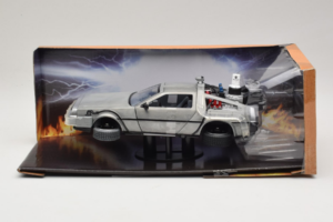 DeLorean DMC-12 Time Machine Back to the Future II Jada 1:24 253255021 Metall – Bild 2 von 2