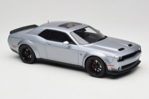 Dodge Challenger SRT Hellcat Redeye Silber GT Spirit 1:18 GT226 Resin – Bild 4 von 6