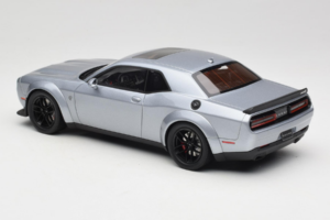 Dodge Challenger SRT Hellcat Redeye Silber GT Spirit 1:18 GT226 Resin – Bild 5 von 6