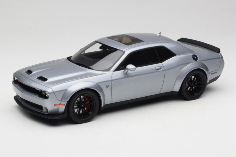 Dodge Challenger SRT Hellcat Redeye Silber GT Spirit 1:18 GT226 Resin