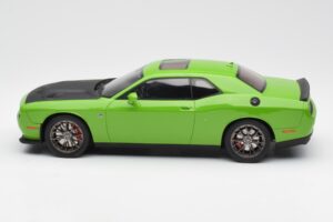 Dodge Challenger SRT Hellcat Grün GT Spirit 1:18 GT168 Resin – Bild 3 von 6