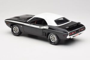 Dodge Challenger R/T Schwarz & Weiss ERTL 1:18 36549 Metall – Bild 7 von 8