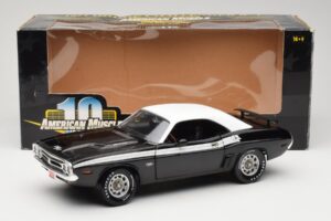 Dodge Challenger R/T Schwarz & Weiss ERTL 1:18 36549 Metall – Bild 8 von 8