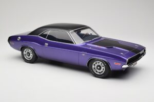 Dodge Challenger R/T Plum Crazy Otto 1:12 G083 Resin – Bild 4 von 6