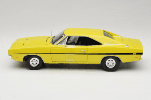 Dodge Charger R/T Gelb Dirty Mary Crazy Larry Auto World 1:18 AWSS101/06 Metall – Bild 4 von 8