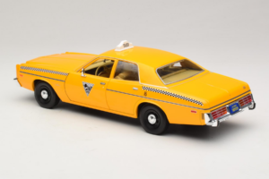 Dodge Monaco Taxi Rocky III GreenLight 1:18 19111 Metall – Bild 7 von 8