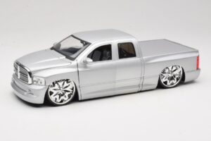 Dodge Ram Tuned Silber Jada 1:18 63162-SM Metall