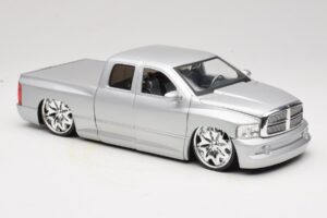 Dodge Ram Tuned Silber Jada 1:18 63162-SM Metall – Bild 6 von 8