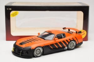 Dodge Viper Competition Coupe Go Man Go Orange AUTOart 1:18 80422 Metall – Bild 6 von 6