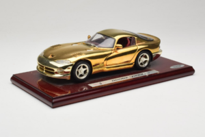 Dodge Viper GTS Gold Plated 23K Maisto 1:18 GP001 Metall – Bild 3 von 8