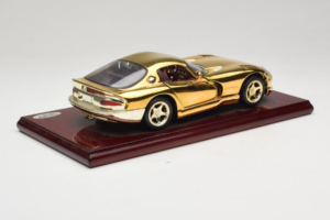 Dodge Viper GTS Gold Plated 23K Maisto 1:18 GP001 Metall – Bild 4 von 8