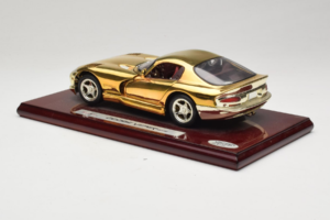Dodge Viper GTS Gold Plated 23K Maisto 1:18 GP001 Metall – Bild 7 von 8