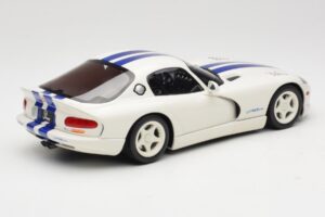Dodge Viper GTS Stone White GT Spirit 1:18 GT940 Resin – Bild 2 von 6
