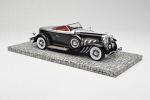 Duesenberg Model J Torpedo Disappearing Top Convertible Coupe Silber Schwarz Minichamps 1:18 107150431 Resin – Bild 4 von 6