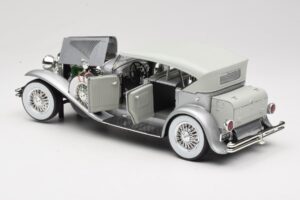 Duesenberg SJ Silber GreenLight 1:18 13525 Metall – Bild 5 von 8