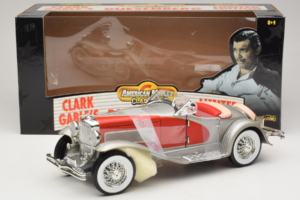 Duesenberg SJ Clark Gable's Car Silber Rot ERTL 1:18 7962 Metall – Bild 6 von 6
