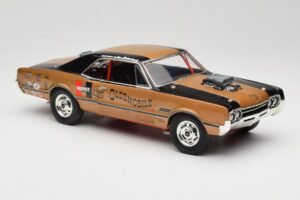 Oldsmobile 442 Hurst Hairy Olds Twin-Engine 4WD 1966 Highway 61 1:18 50089 Metall – Bild 6 von 8
